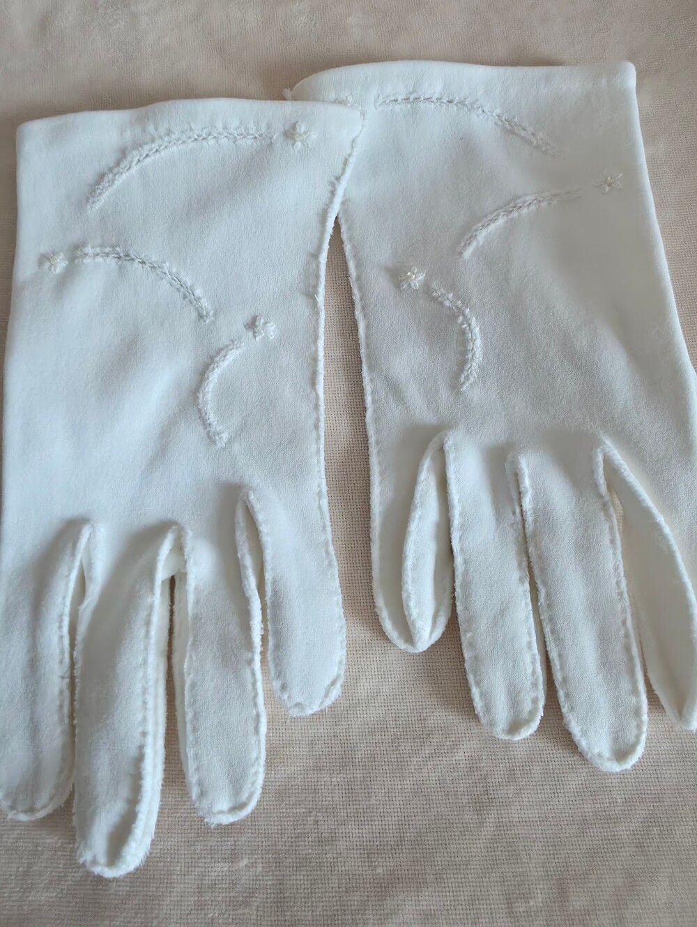 Vintage White Embroidered  Little Girls White Gloves